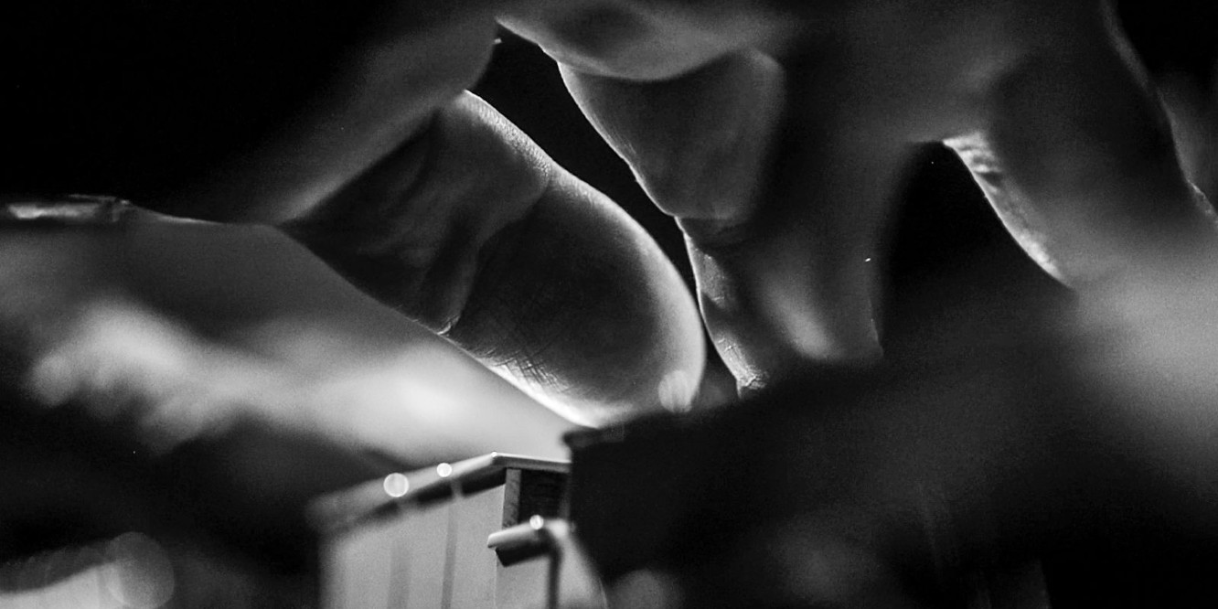 imagem miguel sa pessoa ao piano